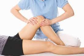 العلاج الطبيعي أحد وسائل علاج خشونة الركبة المتقدمة