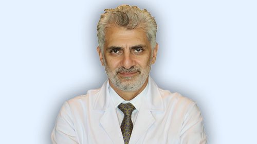 طبيب يستمع لمريض