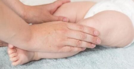 تمارين لعلاج تقوس الساقين عند الأطفال